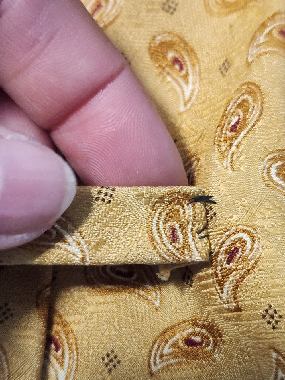 Vintage Coach Mens 100% Silk Paisley Tie Gold Designer Necktie Made in USA - Picture 10 of 10